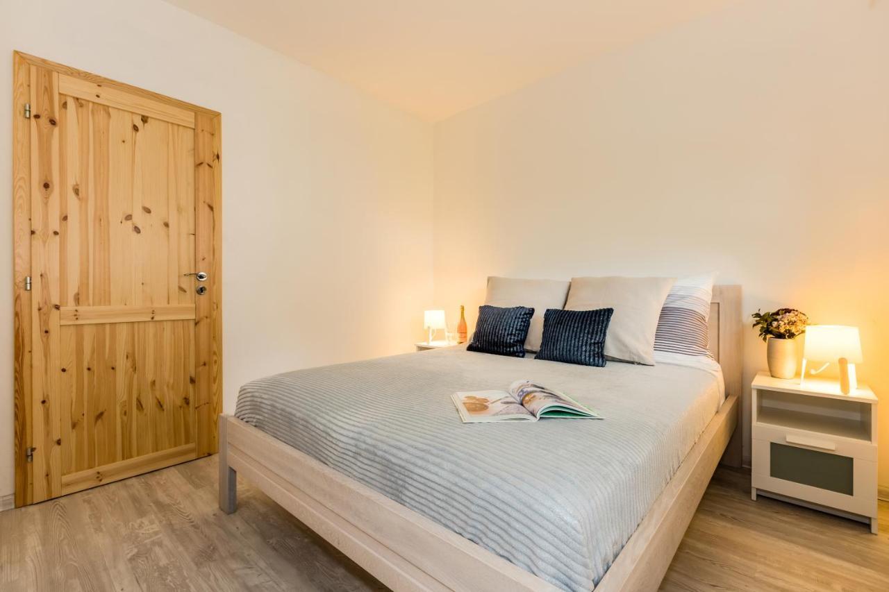 Apartmany Jedovary Trhové Sviny Εξωτερικό φωτογραφία